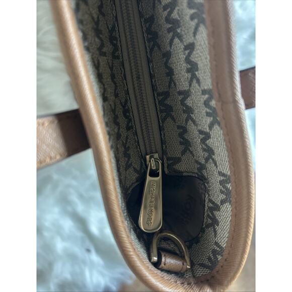 Michael Kors Brown Signature Tote Gold Texture. Excellent Condition!!129 - Picture 5 of 12